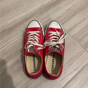 Women’s converse classic lace up style